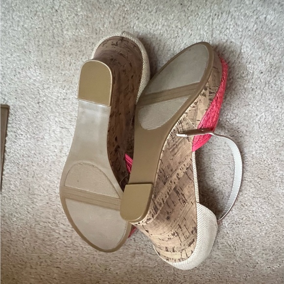 APT.9 New Fuchsia/Beige Wedge Heels - Picture 3 of 4